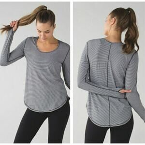 Lululemon Yogini 5 Year Long Sleeve Tee Size 8 Tonka Stripe Black White
